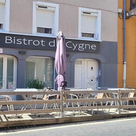 Logis Hotel Restaurant Le Cygne Yssingeaux Exterior foto